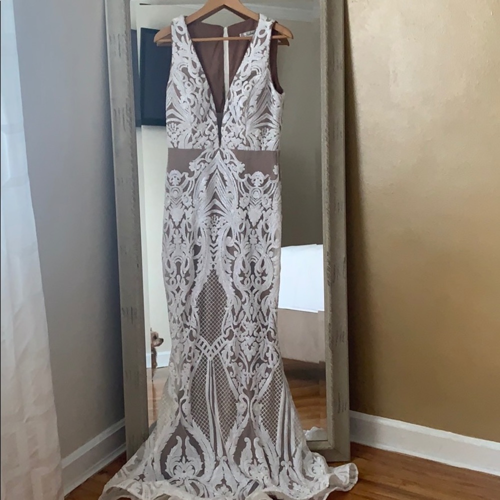 Beautiful White Runway Dress- only worn ONCE!